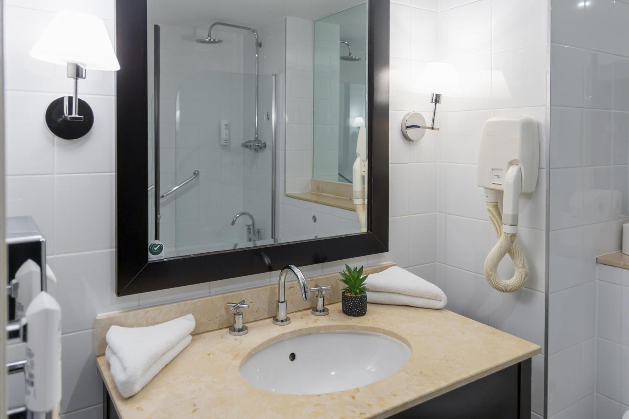 Shamrock Lodge Hotel آثلون المظهر الخارجي الصورة